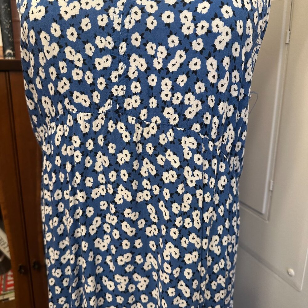 High-Low Floral Maxi Dress - Picture 2 of 5